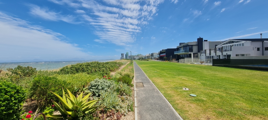 6 Bedroom Property for Sale in Greenways Golf Estate Western Cape